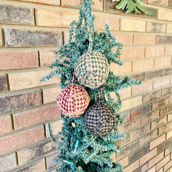 *Primitive Rag Balls Set of 3 Assorted Colors - Picture 7 of 12